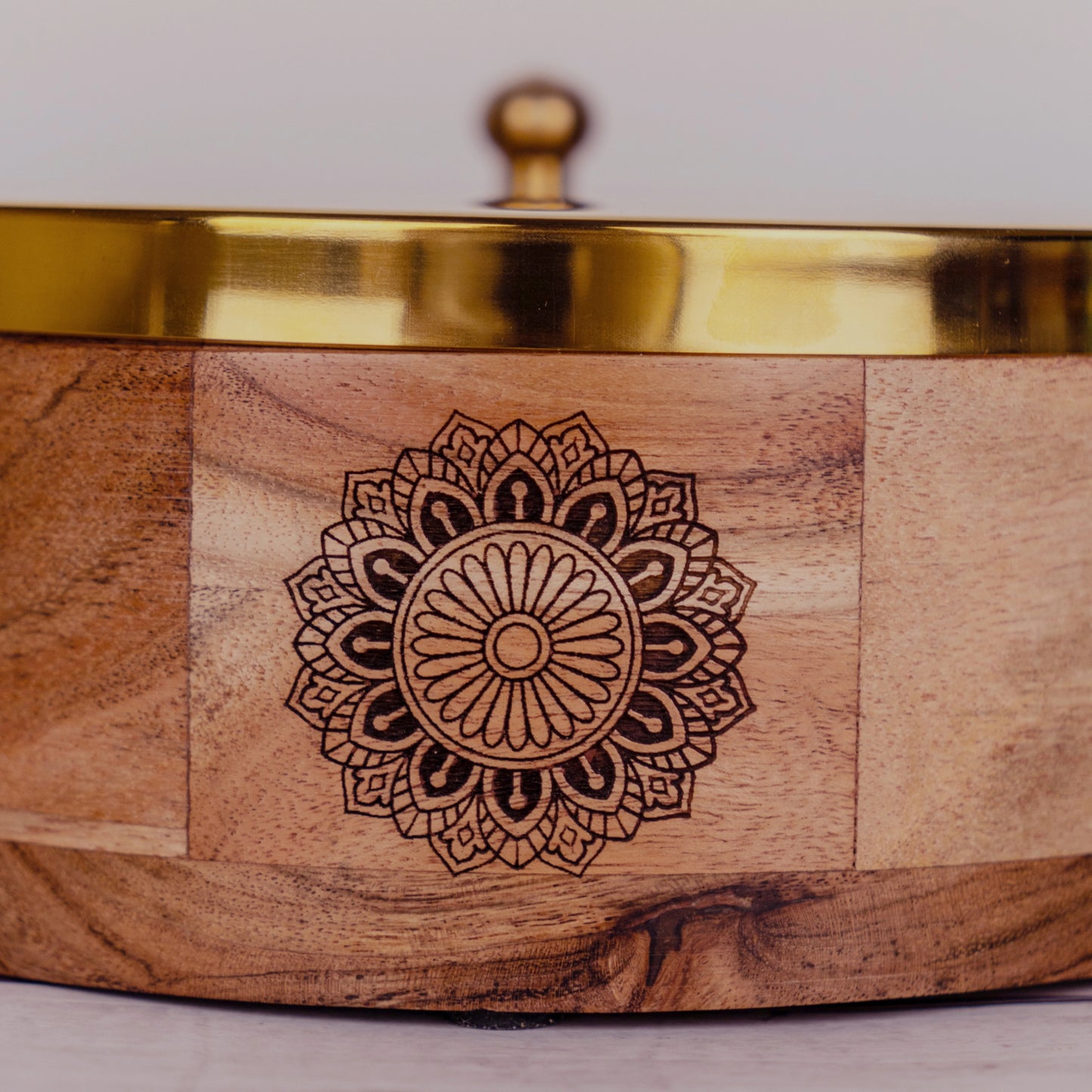 KANAK Golden Wooden Casserole with Serving Tong